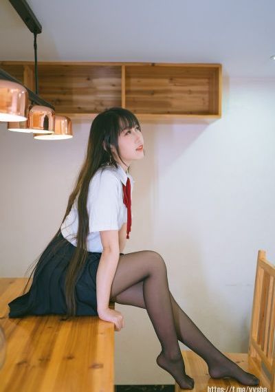 欧美裸唇唇釉_BD韩语全集在线观看